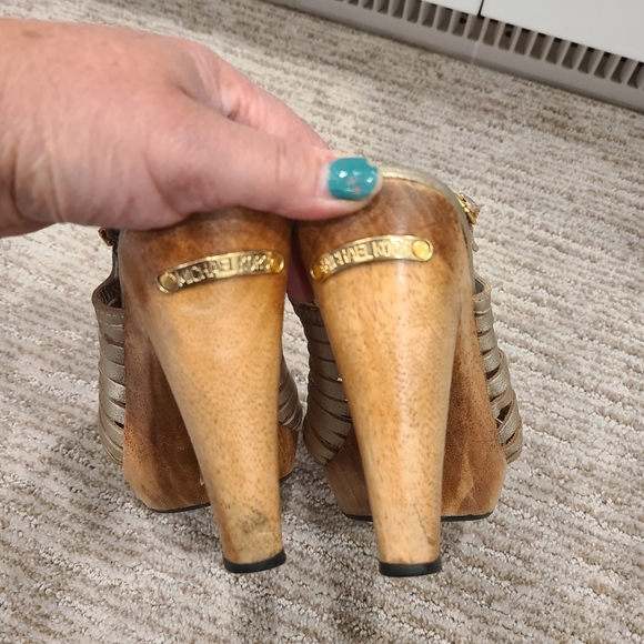 MK WOODEN SANDAL - Picture 2 of 5